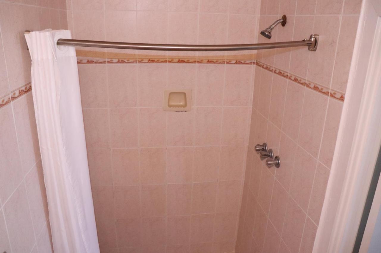 On Hollywood Beach - Affordable Two Bedrooms Sleeps 6 With Two Bathrooms Dania Beach Luaran gambar